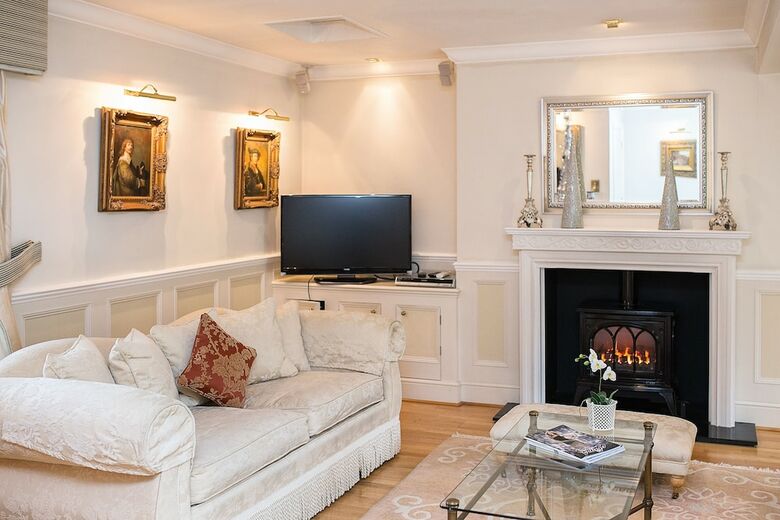 The Lord Bute Hotel & Restaurant