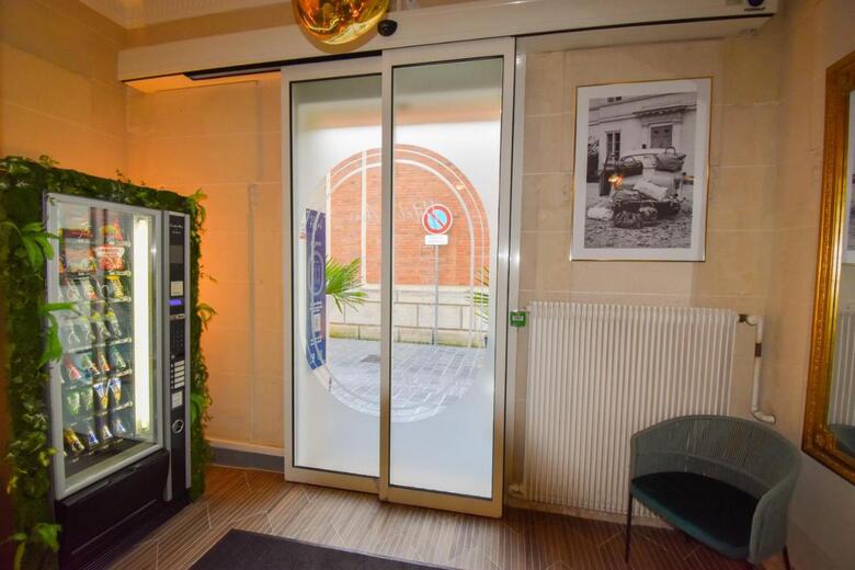Hotel H�tel Azur Reims