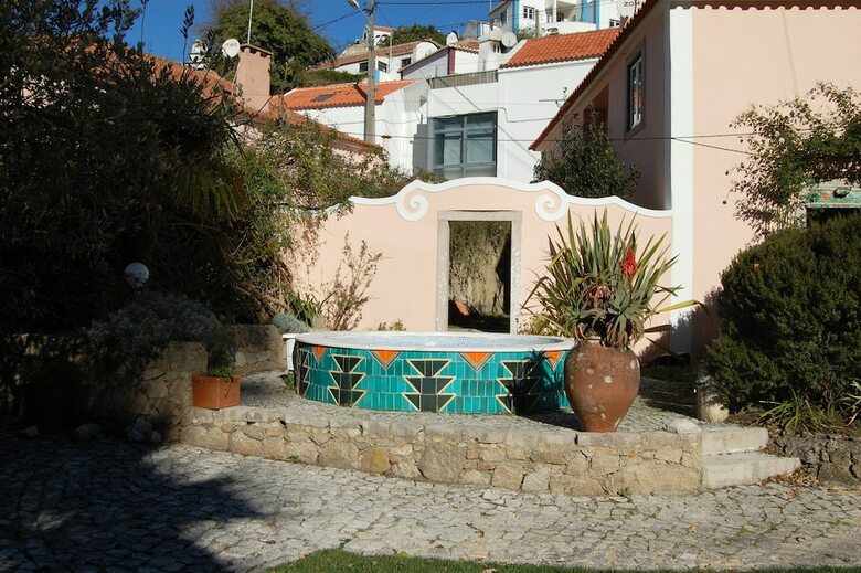 Villa Santa Iria By Portugal Portfolio
