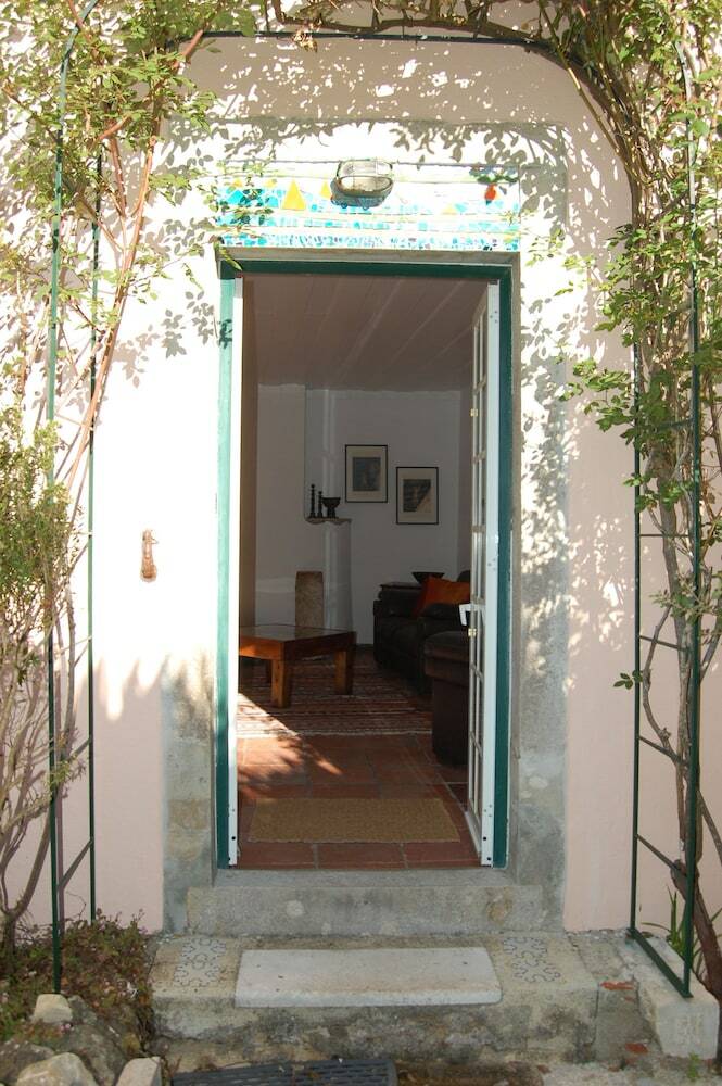 Villa Santa Iria By Portugal Portfolio