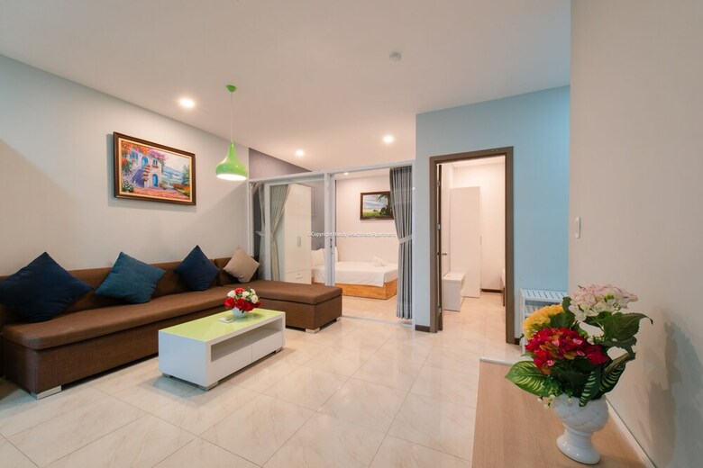 Handy Beachfront Apartment