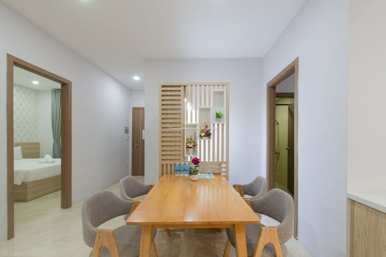Handy Beachfront Apartment