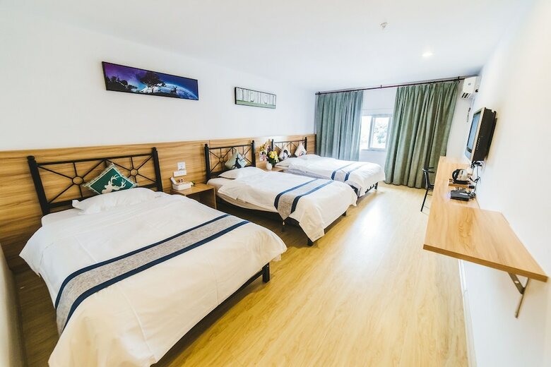 Hotel Global Village River View Hostel