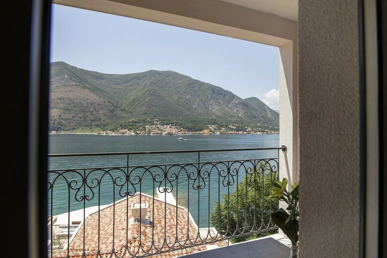 Huma Kotor Bay Hotel And Villas