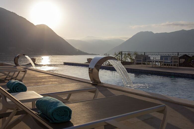 Huma Kotor Bay Hotel And Villas