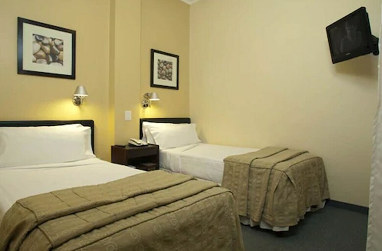 Austral Express Hotel