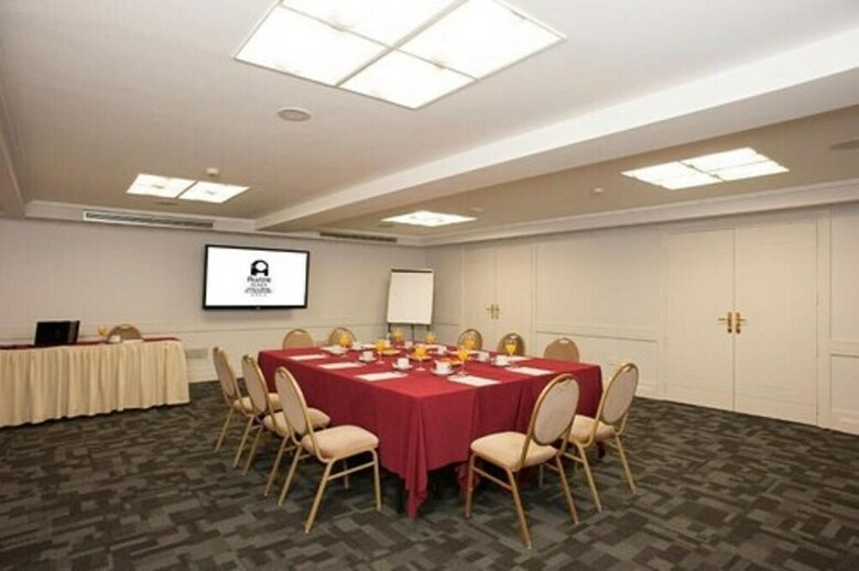 Austral Express Hotel
