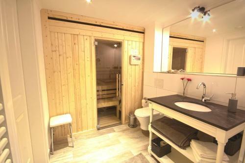 Apartamento Ferienwohnung "b�sumer Reethus"