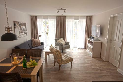 Apartamento Ferienwohnung "b�sumer Reethus"