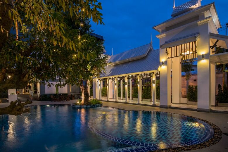Hotel Bay Beach Resort