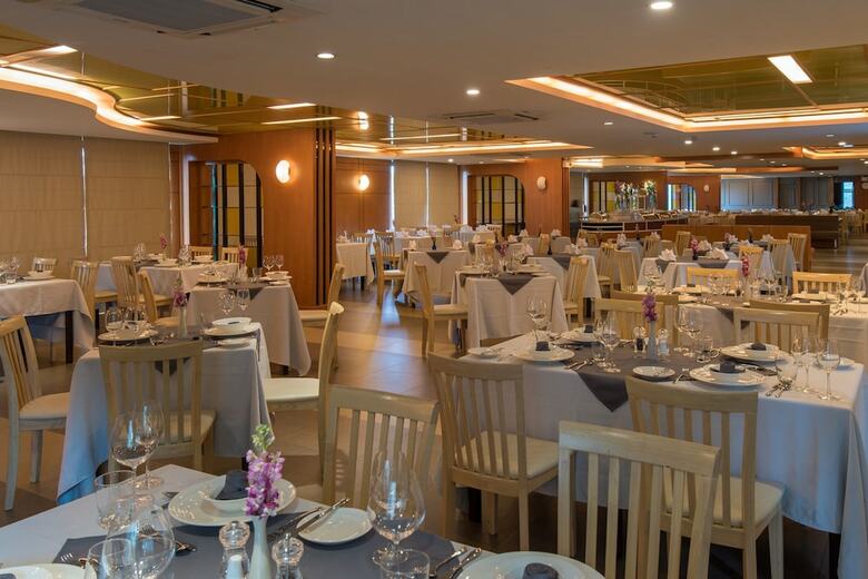 Hotel Bay Beach Resort