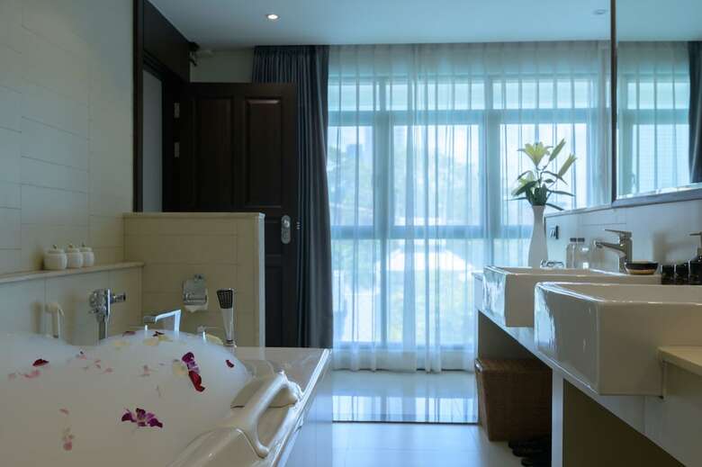 Hotel Bay Beach Resort