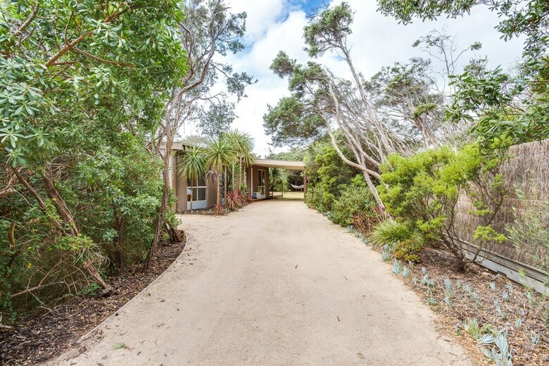 Tasman Surf House