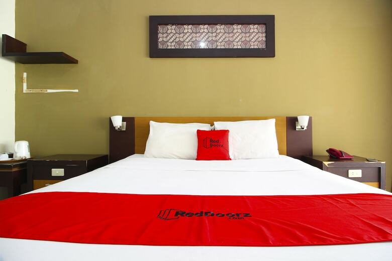 Hotel Reddoorz @ Solo Street
