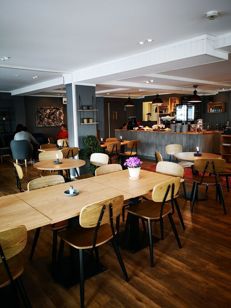 Hotel Henningsv�r Guesthouse