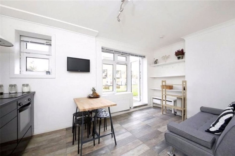 Modern Apartment That Sleeps 2