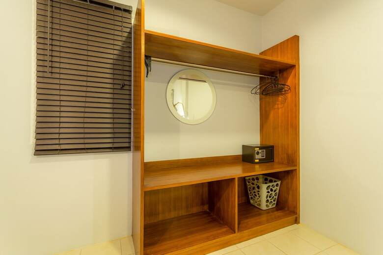 Hostal Khaolak Benzotel Hotel