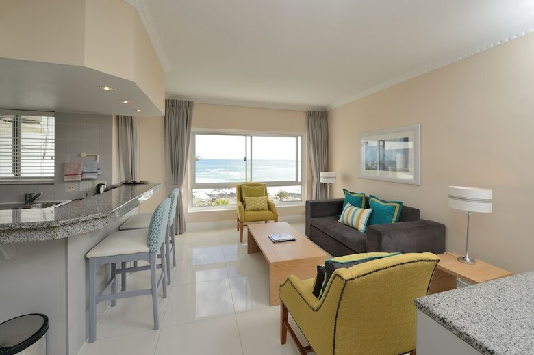 Peninsula All-suite Hotel