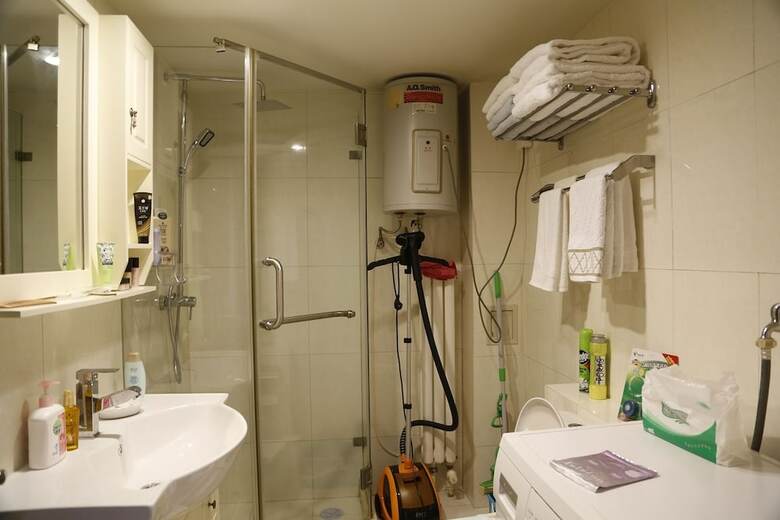 Beijing Sanlitun 2-bedroom Spacious Apartment