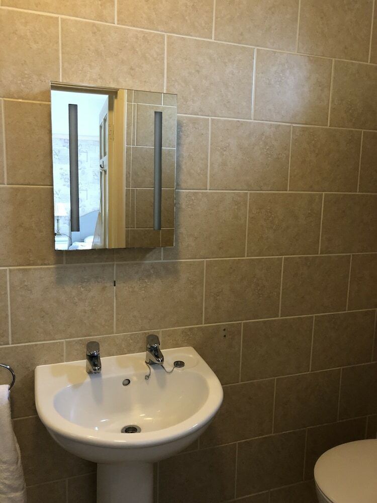 Fountaindale Hotel - Guest House