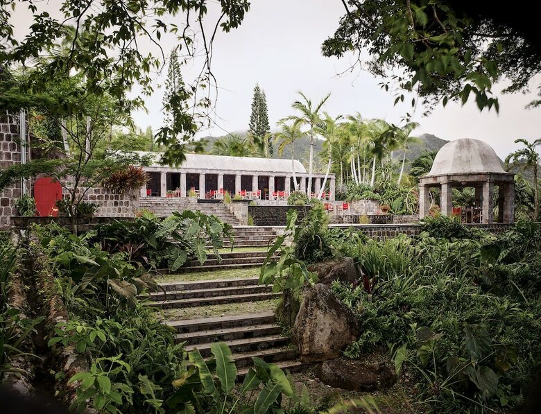 Hotel Golden Rock Inn