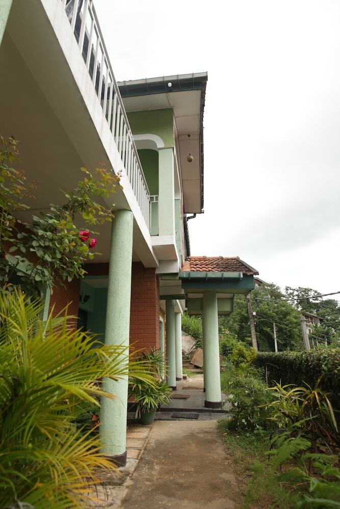 Hotel Araliya Holiday Bungalow