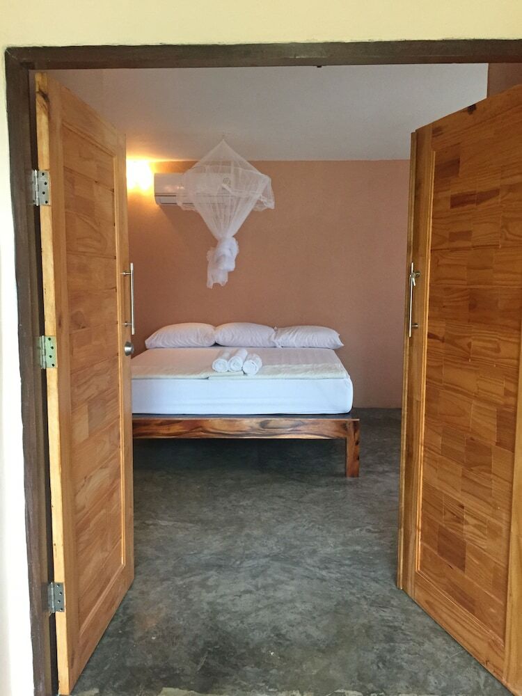 Hotel Happy Hamlets Resort