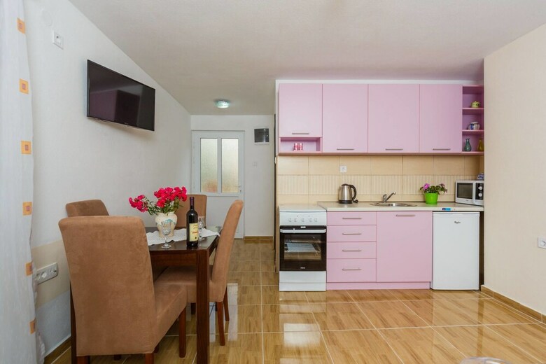 Paradise Bay Apartments
