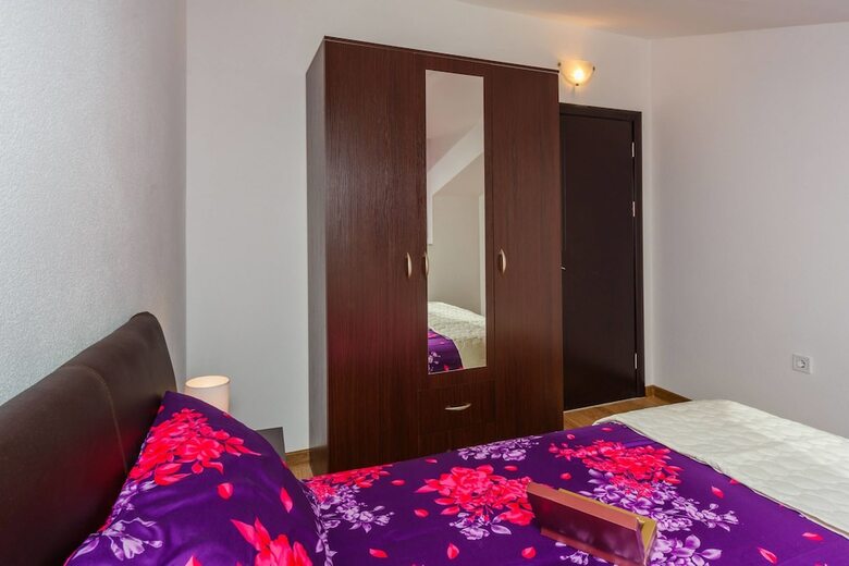 Paradise Bay Apartments
