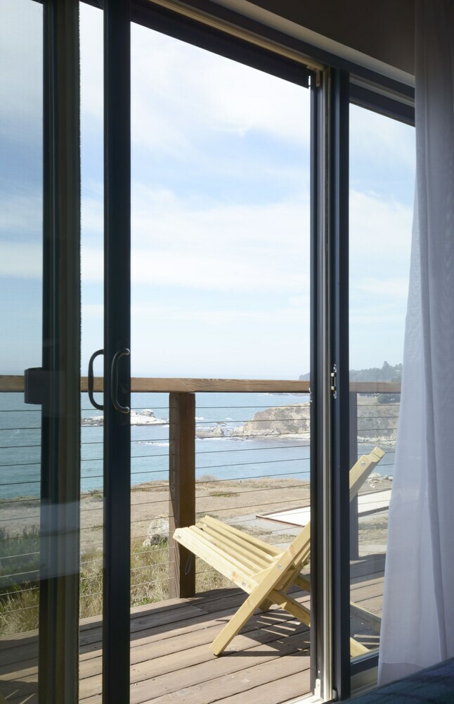 Hotel Timber Cove Resort