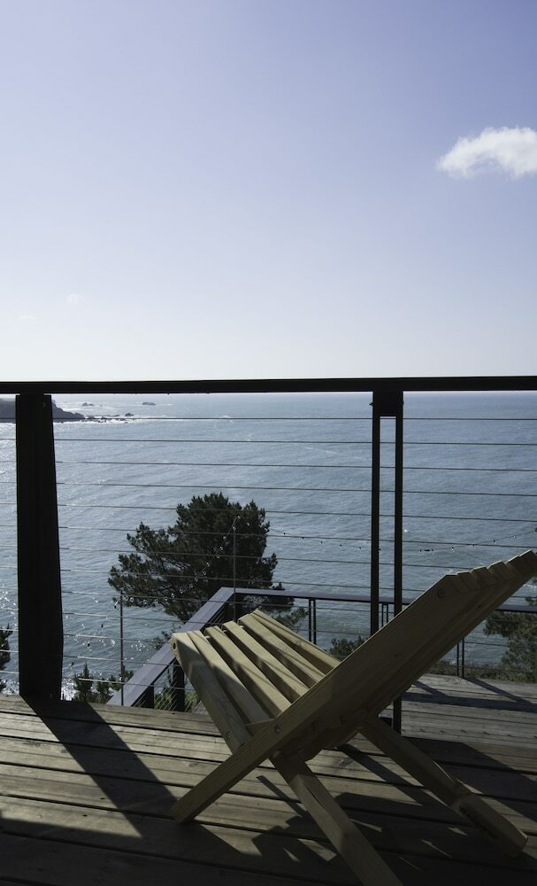 Hotel Timber Cove Resort