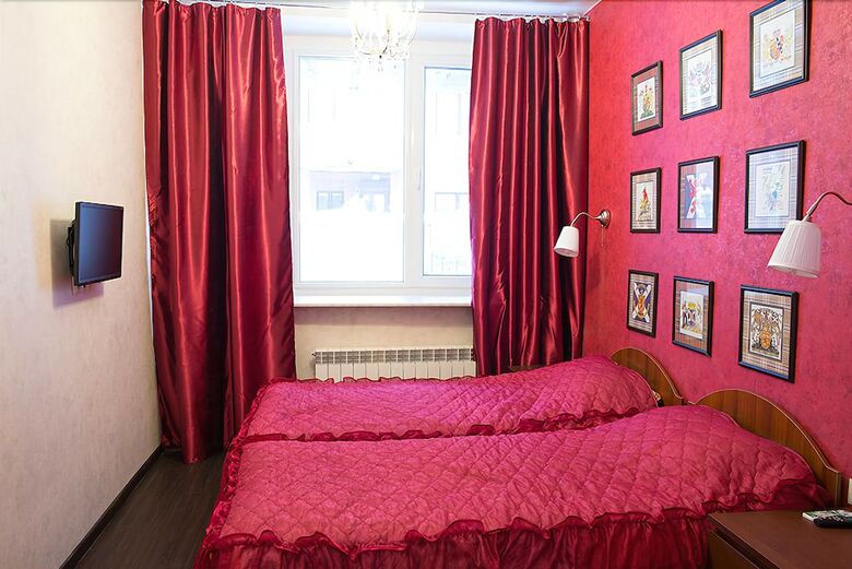 Red Hotel