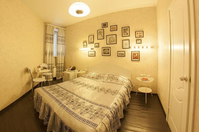 Red Hotel