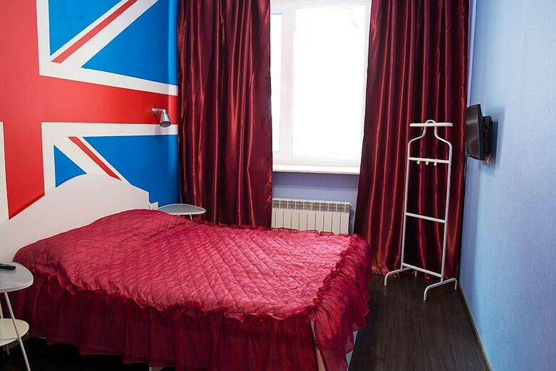 Red Hotel