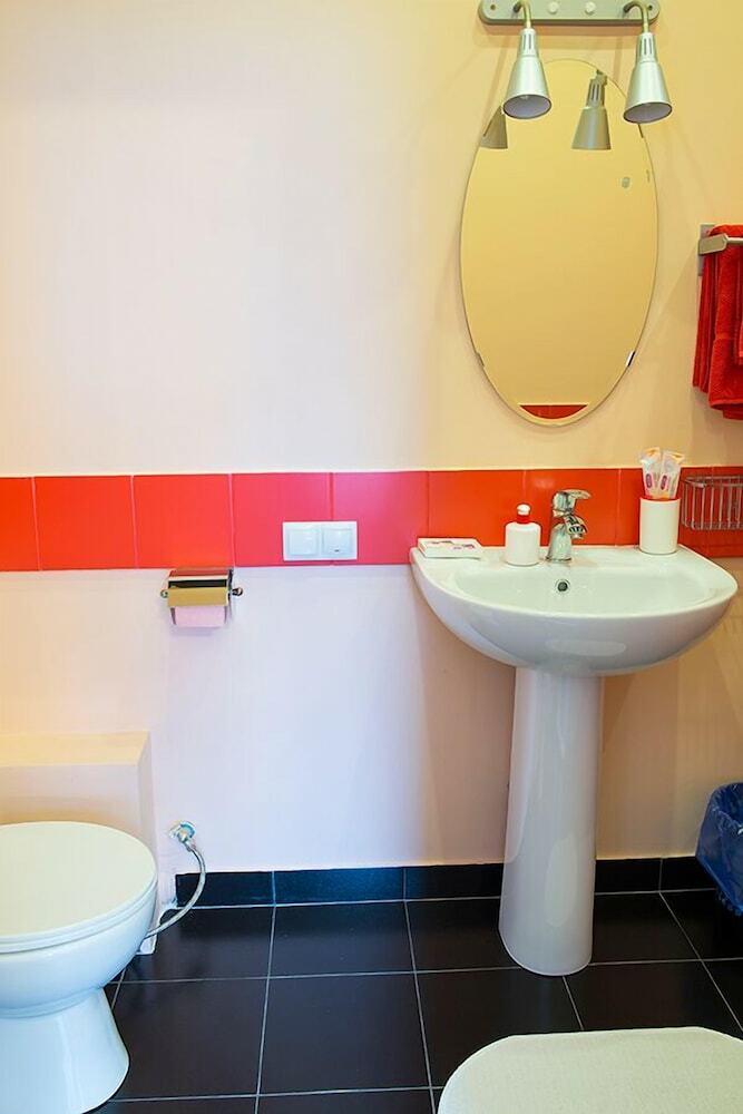 Red Hotel