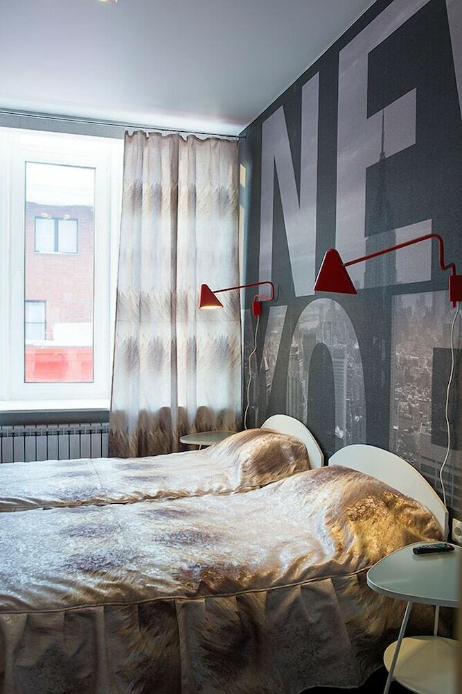 Red Hotel