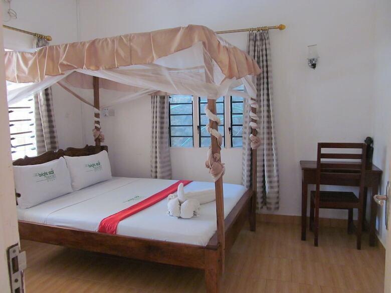 Hotel Bright Star Resort