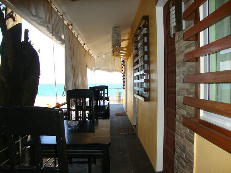 Hotel Luzmin Bh - Beachfront Cottages