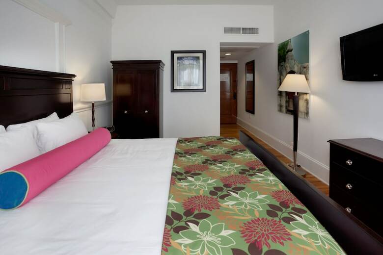 Hotel Gibbs Downtown Riverwalk