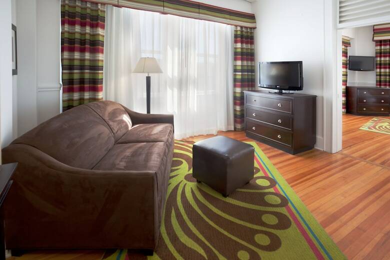 Hotel Gibbs Downtown Riverwalk