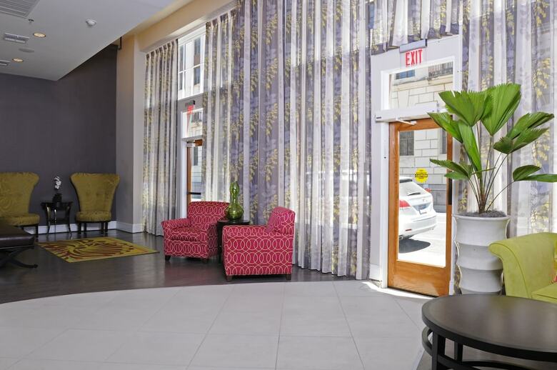 Hotel Gibbs Downtown Riverwalk
