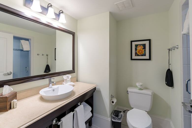 Hotel Gibbs Downtown Riverwalk