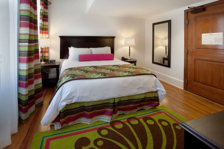 Hotel Gibbs Downtown Riverwalk