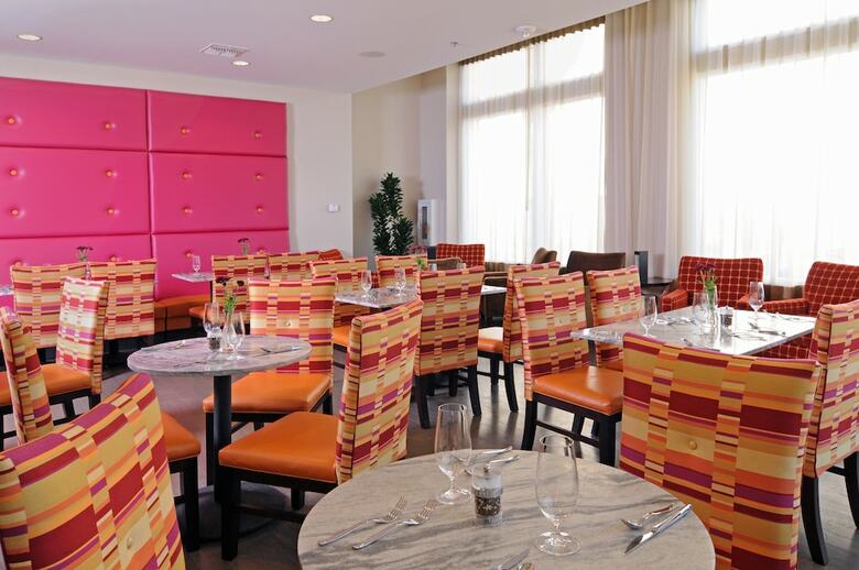 Hotel Gibbs Downtown Riverwalk