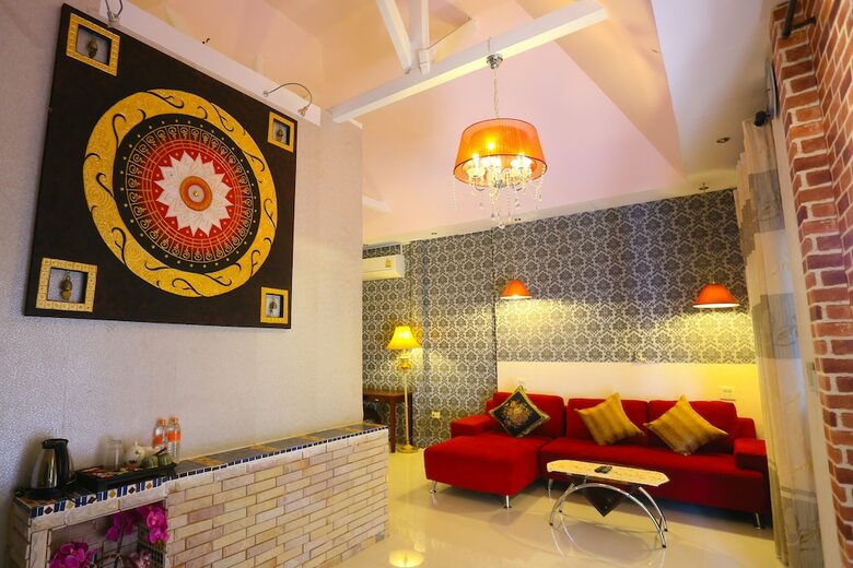Hotel Phalaburi Resort