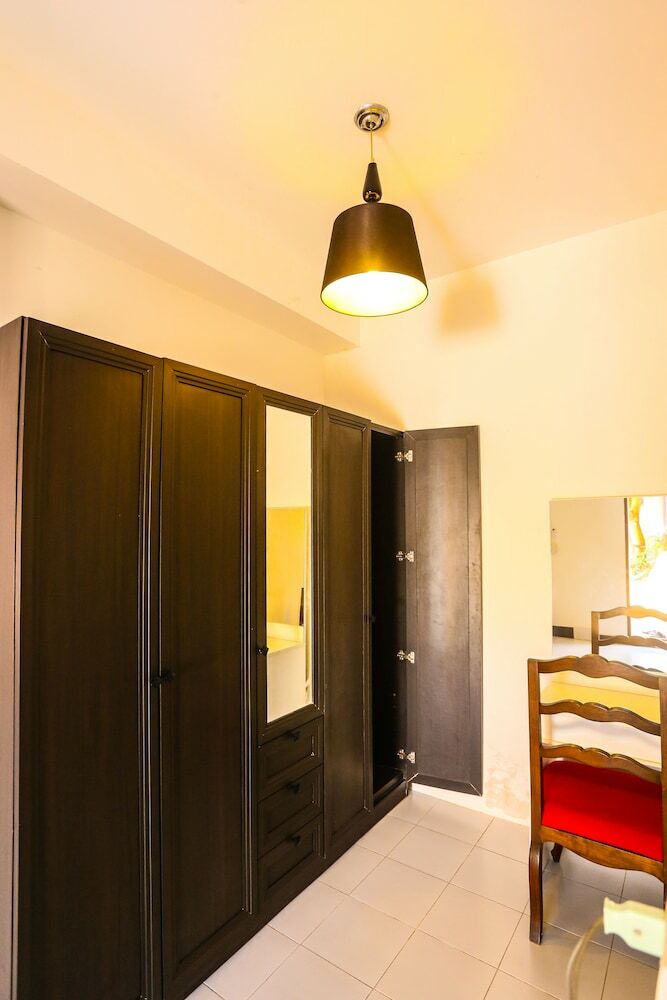 Hotel Phalaburi Resort