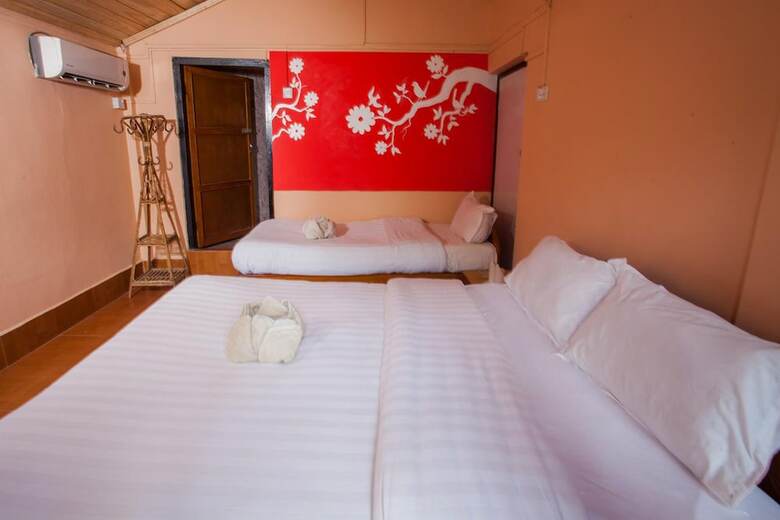 Hotel Chitwan Tiger Camp