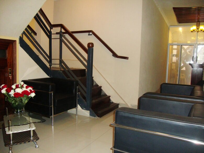 Ash White Hotel