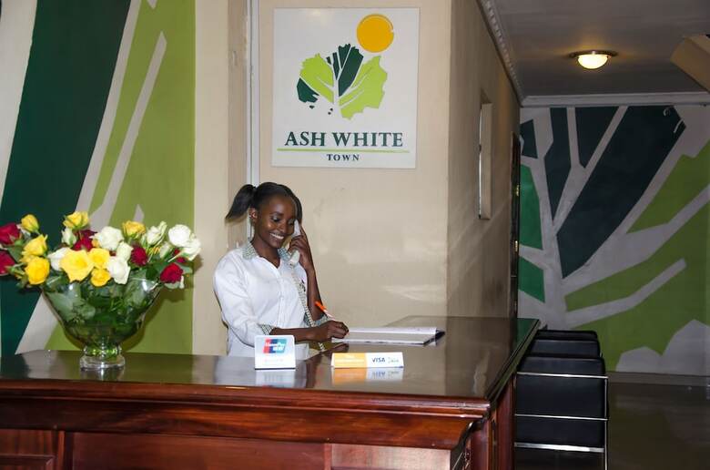 Ash White Hotel