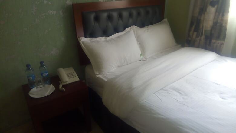 Ash White Hotel